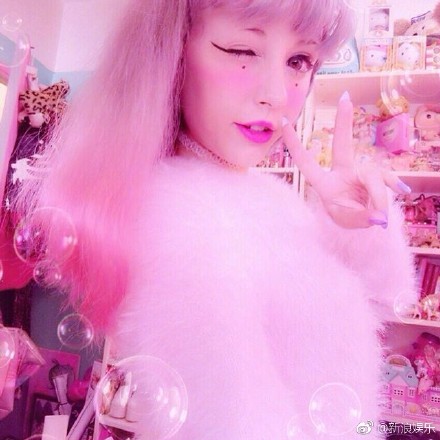 成龙女儿吴卓林出柜