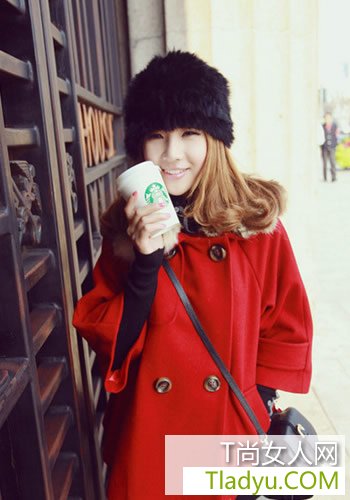 休闲厚外套 糖果毛衣 短裙迷倒他