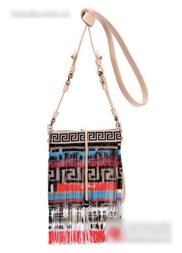 流苏包包 初夏时节显得清爽而诱人