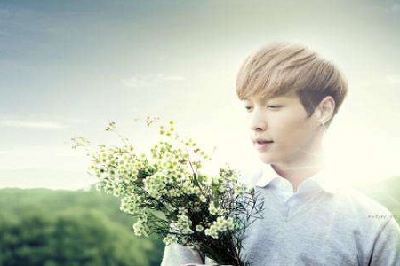 张艺兴TMEA内地最受欢迎男歌手 粉丝卖锅卖铁究竟值不值得?