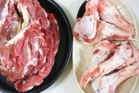 羊肉怎么炖好吃？羊肉汤的做法最正宗的做法