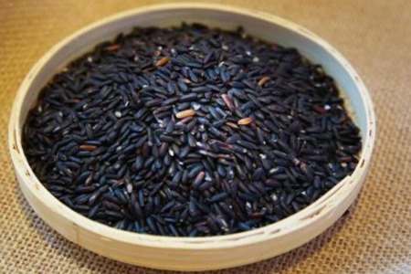 黑米的功效与作用，这五个女人每天吃黑米的好处