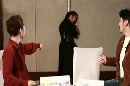 低情商雷佳音吐槽汤唯影响入戏,汤唯听后当场落泪惹人怜