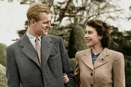 英国女王支持哈里夫妇出走决定,暗指单飞可以但请顾全大局