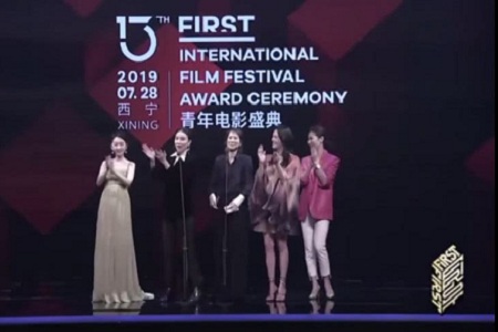 海清姚晨梁静发表女性感言,透露中年女演员普遍在曲线救国
