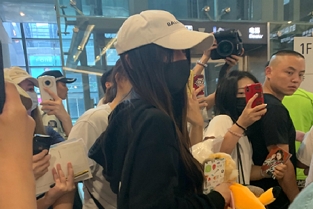 Angelababy被安保推还搂腰?敢问保是对明星耍横?