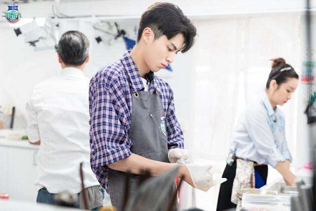 王鹤棣加盟《中餐厅3》,网友:才华与美貌并存的小能手!