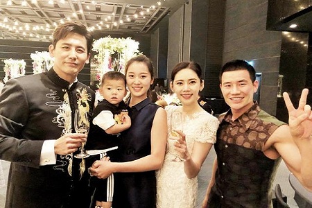 秋瓷炫于晓光婚礼现场曝光,夫妻同框牵手深情对视