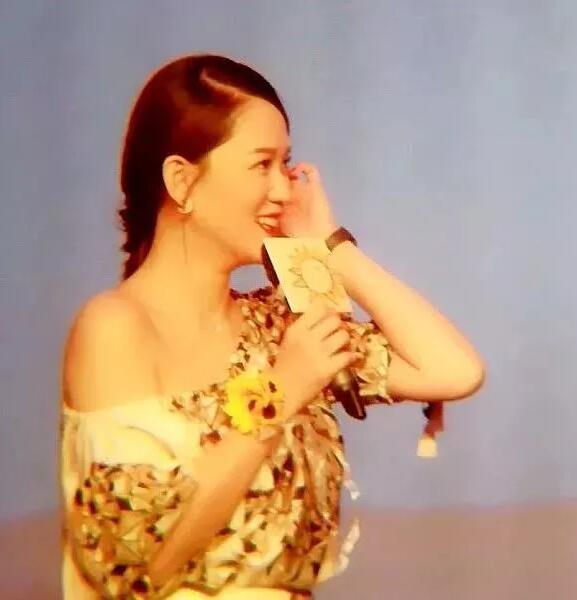 陈乔恩自爆体重106斤,加油减肥