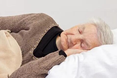 老人总是失眠怎么办?这五个治疗失眠的最好方法