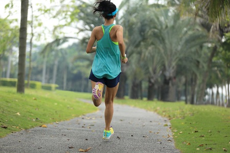 女性肩颈疼痛手脚冰凉?就用植物精油力量修复