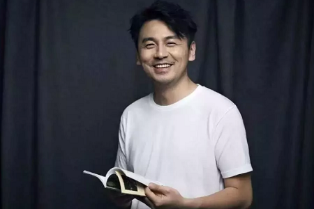 汤唯评价易烊千玺演技特别好，雷佳音则表示他清澈我世俗