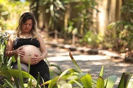 性感女神怀孕后，孕妈该如何穿内衣？