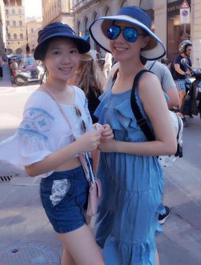 甄子丹携全家度假 甄子丹老婆是谁资料遭扒