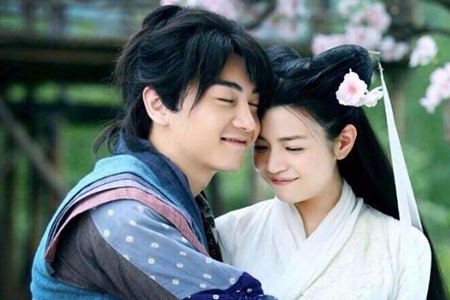 陈晓陈妍希合体秀恩爱,十指相扣力破感情不和传闻