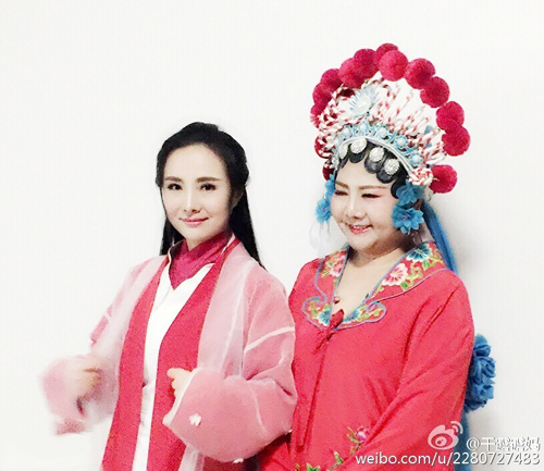 娱乐圈最烂十大女星之一干露露内裤被当众扯下