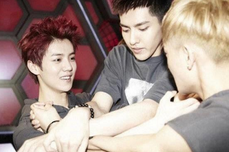 黄子韬新歌最好的我们上线,鹿晗吴亦凡暖心上线应援打Call