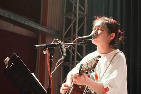 民谣之星花粥涉嫌抄袭，网友：又一位神曲创作者落下帷幕