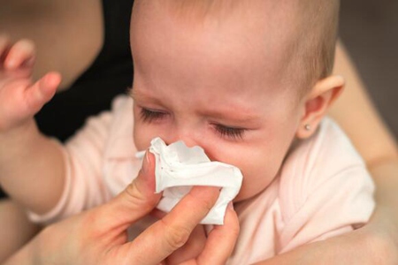 怎么判断小孩摔后没事?这四步法辨轻重与及时治疗