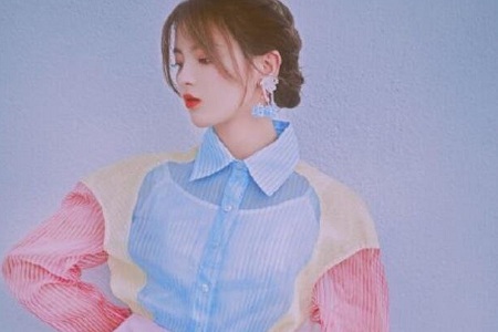 火箭少女101杨超越的INS简介,网友:退去明星光环后惹人怜