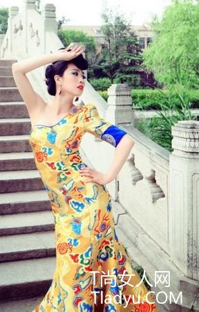 芙蓉姐姐穿龙袍拍写真
