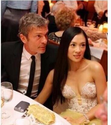 不戴胸罩的中国女明星