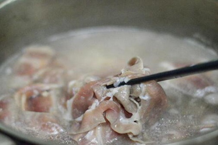 酸汤肥牛的做法,酸汤肥牛金针菇的做法酸辣开胃