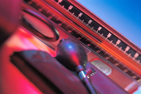 男女正常血压是不同的,看看自己有没有超标