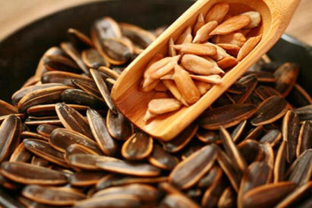 瓜子多吃有什么坏处?这五个女人多吃瓜子的坏处注意