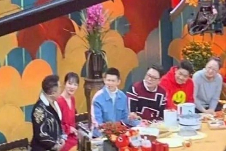 《家有儿女》北京春晚重聚,杨紫张一山同台牵手唱歌