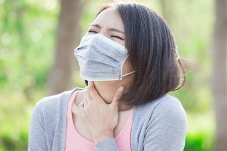喉咙痒痒的老是想咳嗽是怎么回事?这五个原因对症下药是关键