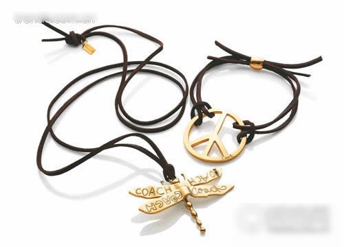 七款华美生灵珠宝展现活力丛林气息