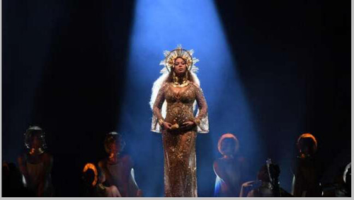 布兰妮真空出镜毁三观