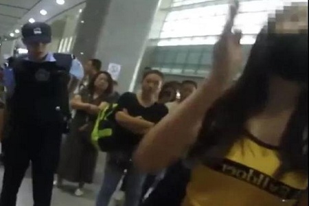芒果TV与大闹火车站演员刘露解约,网友:十八线装大牌?
