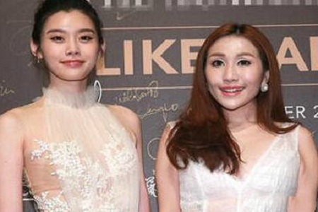 赌王儿子何猷君疑带儿媳见家长,超模奚梦瑶PK蛇精脸千金