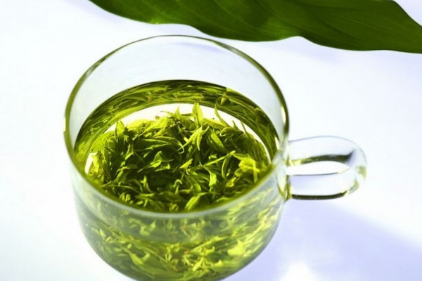 女性夏季喝茶的好处和功效