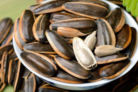 瓜子多吃有什么坏处?这五个女人多吃瓜子的坏处注意
