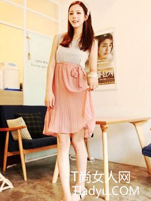 无袖高腰拼接连衣裙