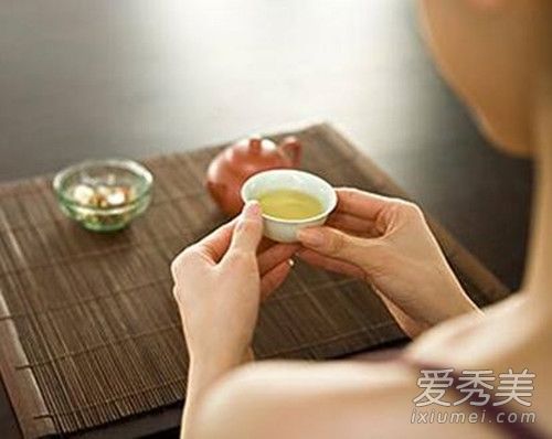 女人秋天喝什么茶最好 女人经常喝茶皮肤好吗