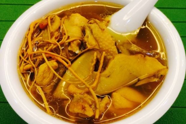 女性吃虫草花的功效与作用