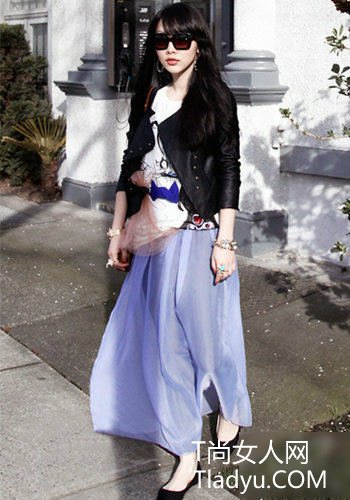 小辣椒私服出街 掌控长裙搭配