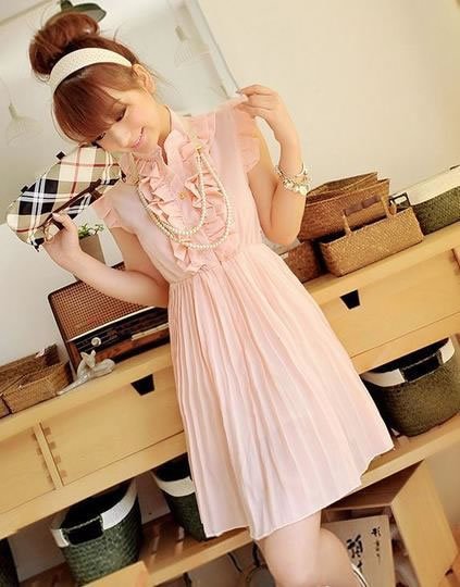 简洁时尚甜美萌系女孩靓搭