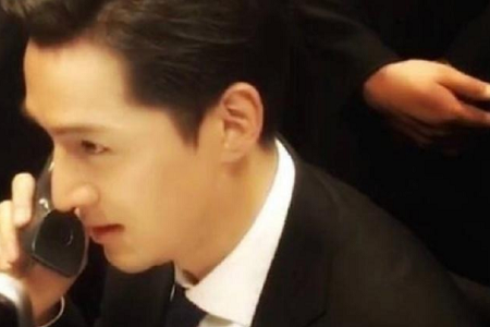 单身界泥石流胡歌更换头像,网友:这是在搞事情啊!
