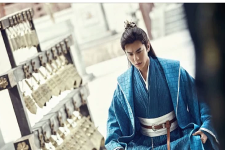 《庆余年》零预热开播,李沁陈道明吴刚肖战霸道来袭