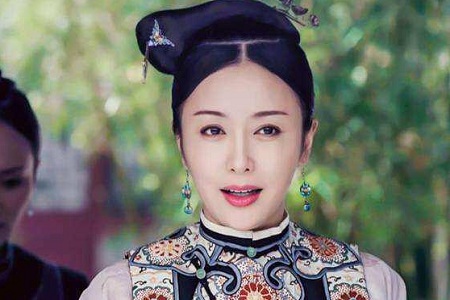 富察容音白月光生辰，她便是那朵铿锵玫瑰