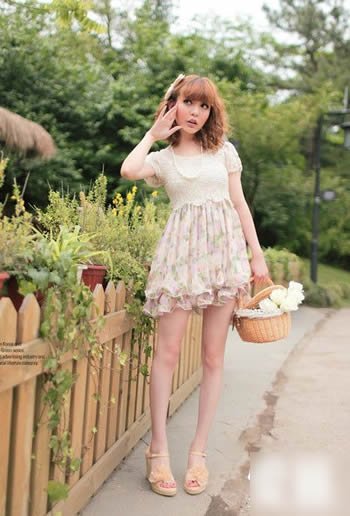 盛夏潮流达人追逐时尚潮流