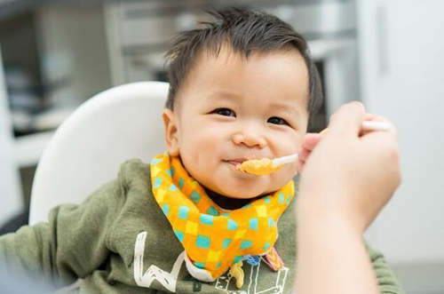 宝宝吃辅食怎么吃