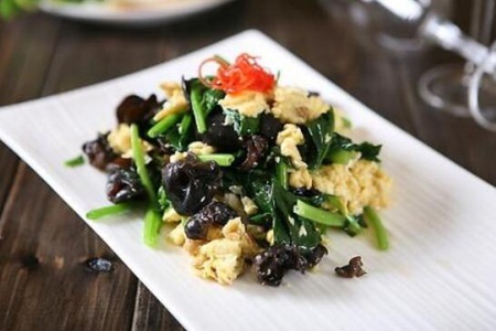 菠菜怎么做好吃？这三款菠菜的做法大全家常