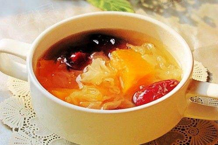 莲子的功效与作用，这三款莲子滋补安神食谱