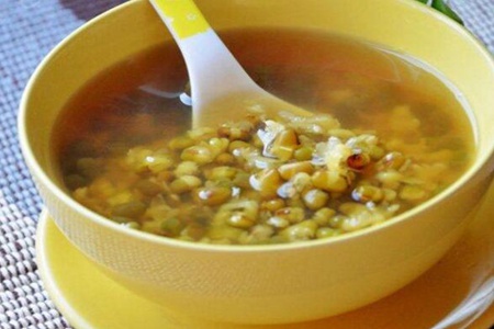 绿豆汤的功效与作用,这五个女人喝绿豆汤营养价值及功效